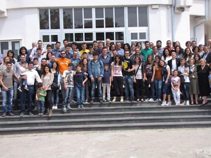 Una fabbrica di quaderni sospesi