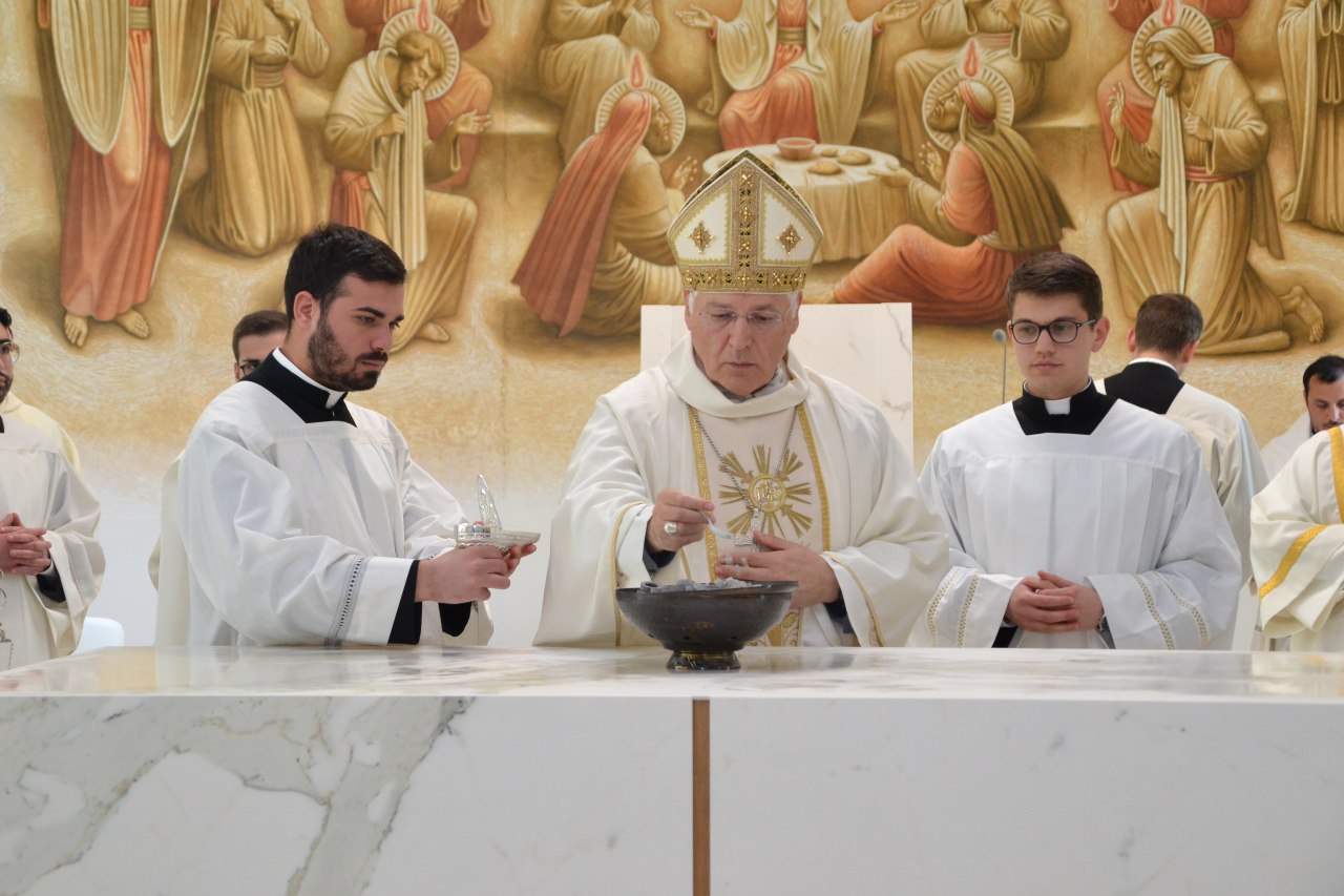 Vescovo Francesco Marino Consacrazione altare Posillipo 